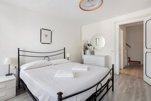 3 camere, ferro/asse da stiro, Wi-Fi gratuito, lenzuola