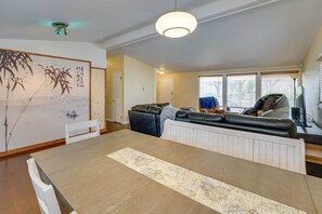 Interior - 3 Mi to Michigan Stadium: Home w/ Grill & Yard (Ann Arbor)