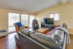 TV - 3 Mi to Michigan Stadium: Home w/ Grill & Yard (Ann Arbor)