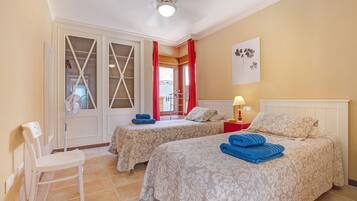 4 chambres, fer et planche Ă repasser, Wi-Fi gratuit, draps fournis