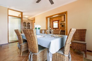Dining - Vacation Home 'Villa Mia' with Sea View, Garden, Pool & Wi-Fi (Caleta de Fuste)