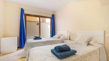 4 bedrooms, iron/ironing board, free WiFi, bed sheets