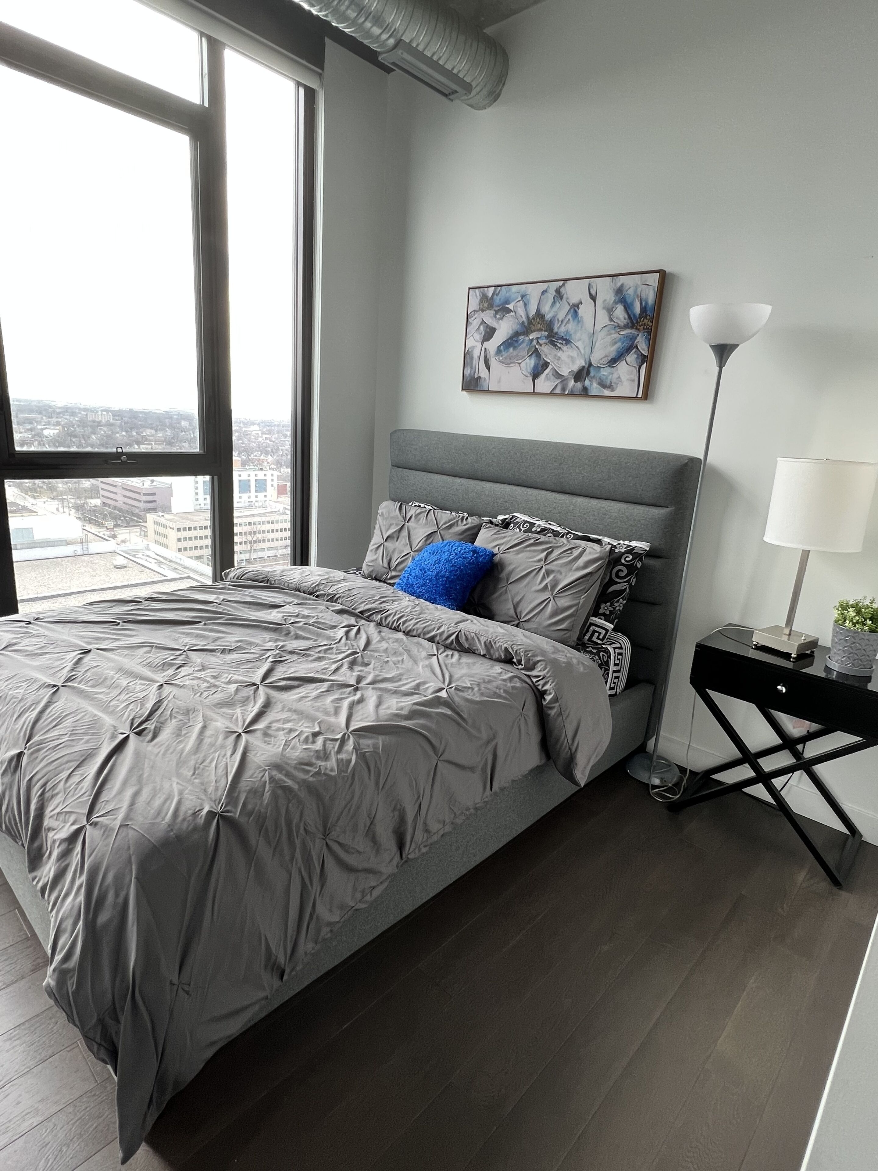 20th fl Penthouse sky high corner unit KING bed