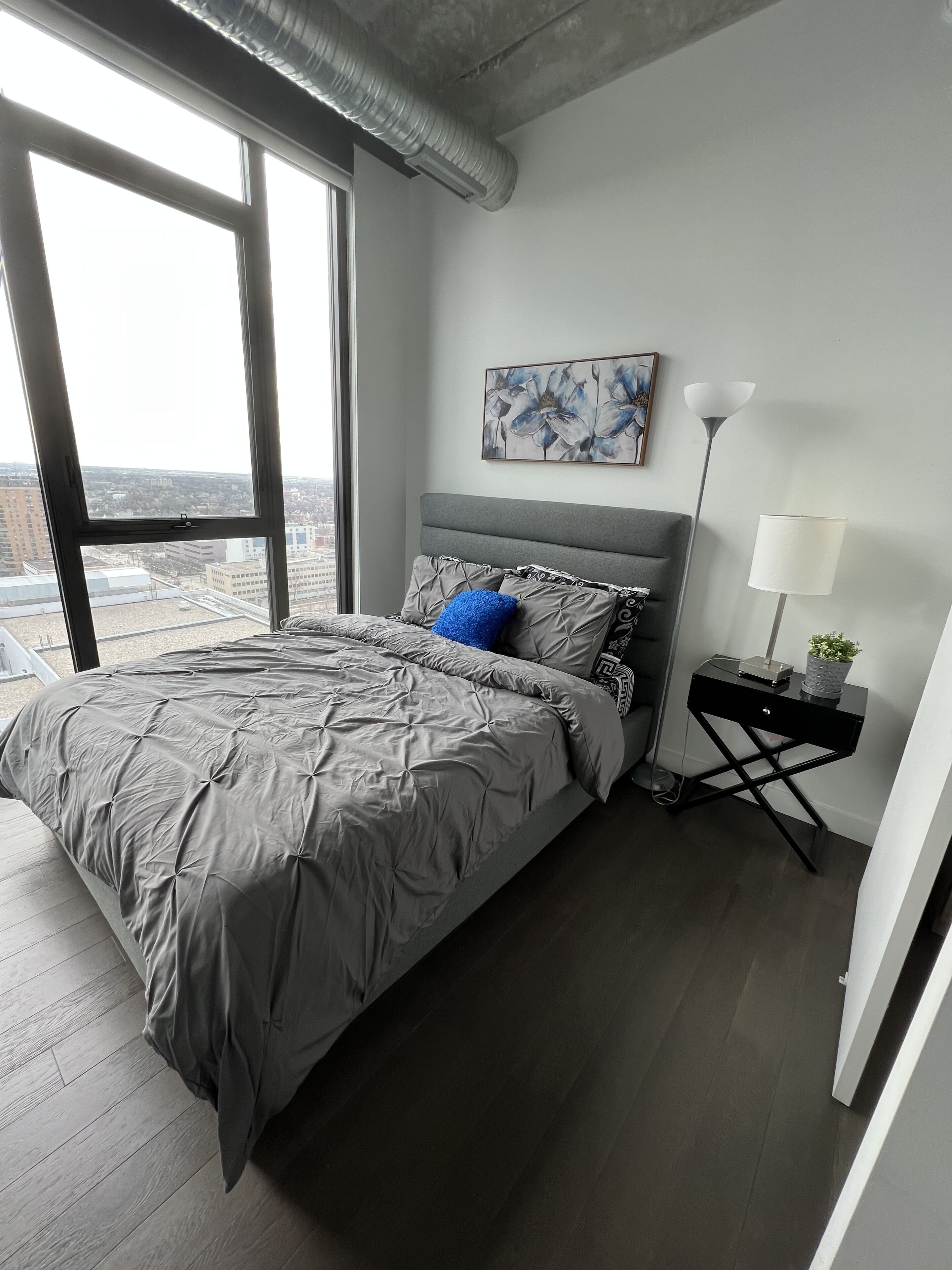 20th fl Penthouse sky high corner unit KING bed