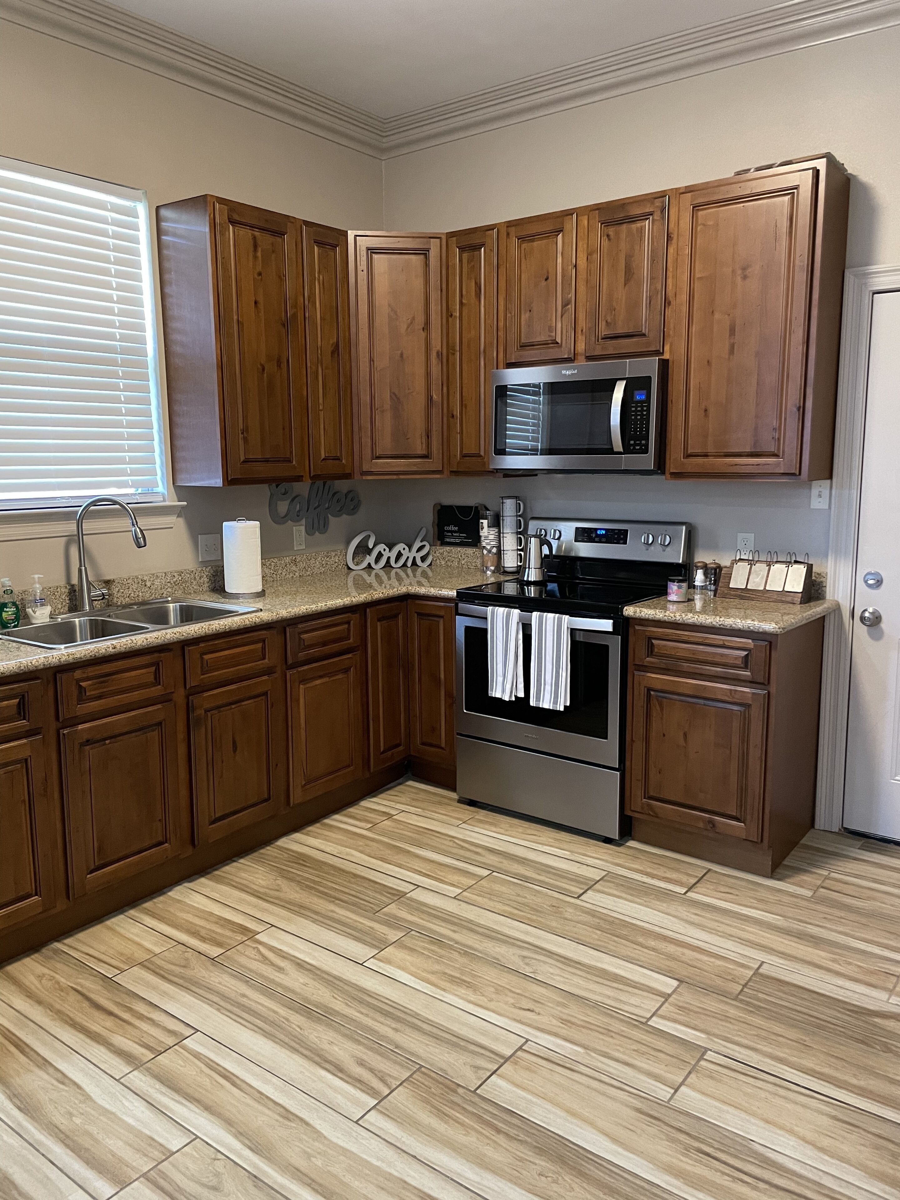 ENTIRE HOME MINUTES  TO FRENCH QUARTER/BOURBON. (BRAND NEW)