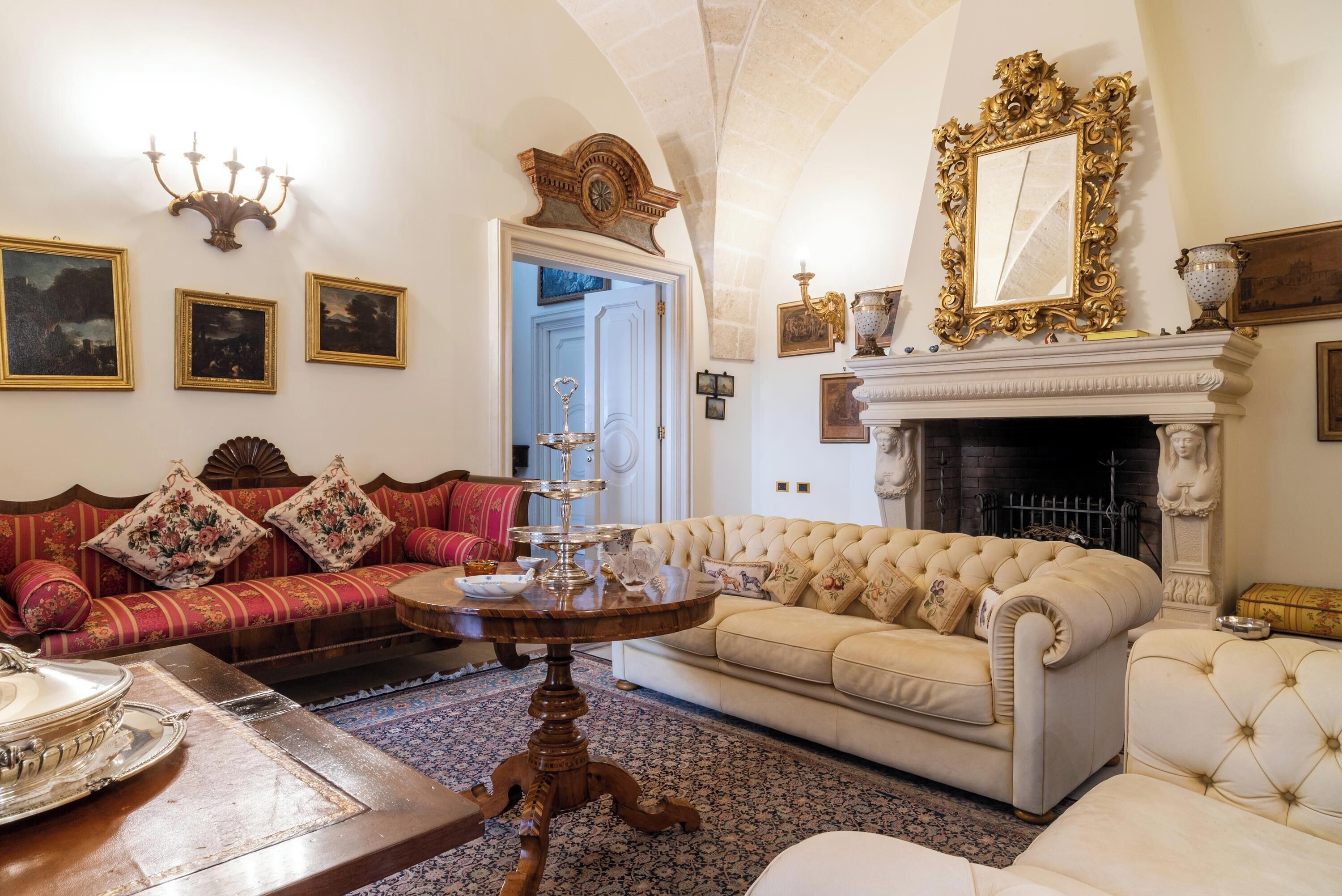 Televisión, chimenea