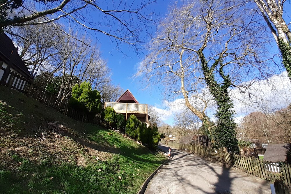 HILLSIDE, pet friendly, character holiday cottage in Gunnislake