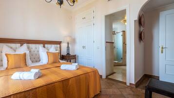 2 slaapkamers, een strijkplank/strijkijzer, gratis wifi