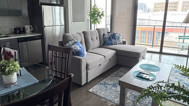 Unclassified image, 1 of 24, button - Executive 2 bed Condo King bed great LOCATION downtown with laundry (Winnipeg)