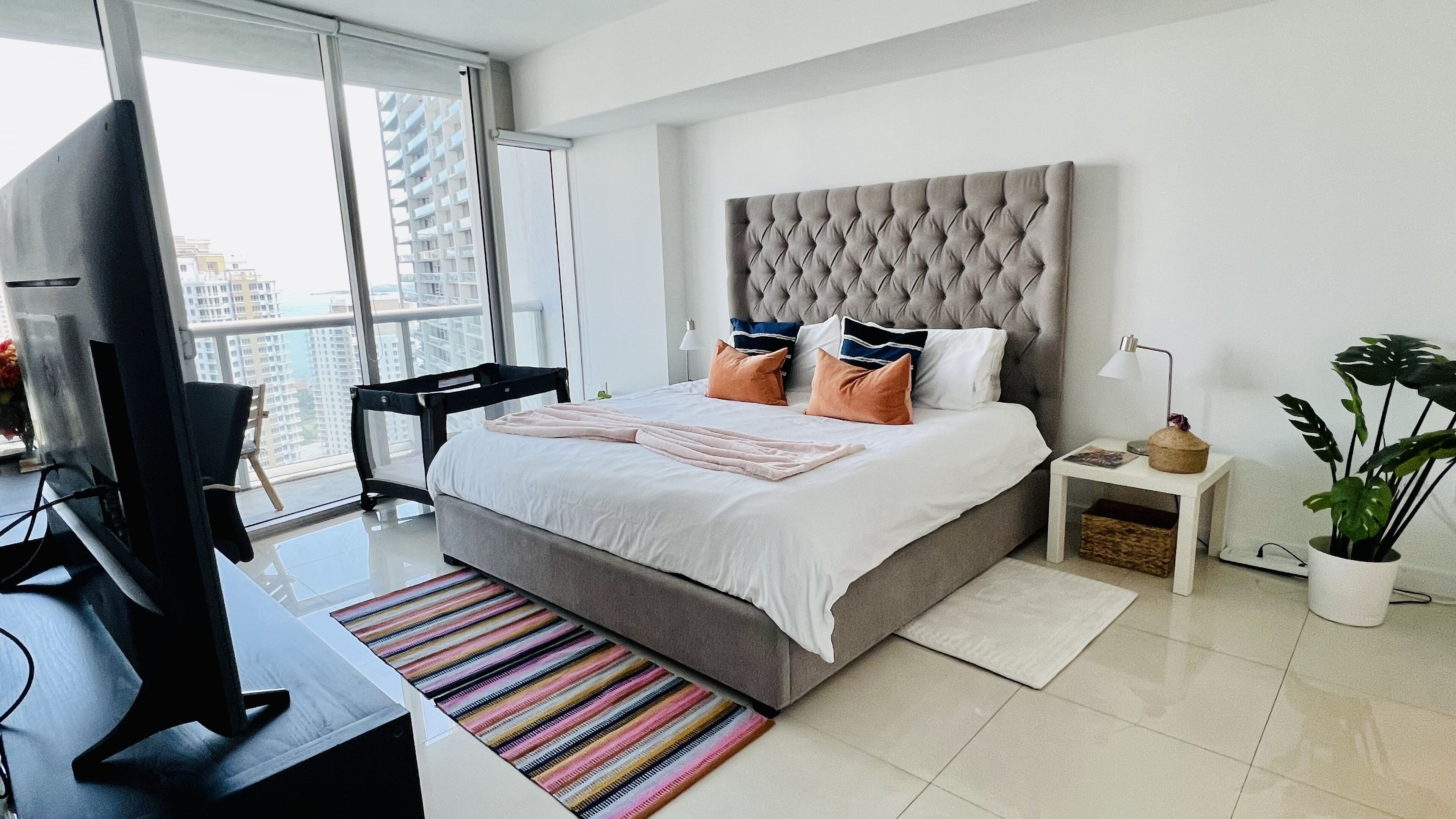 Amazing view at The Icon Brickell CHIC 5* 1/1 Full apt pool spa gym