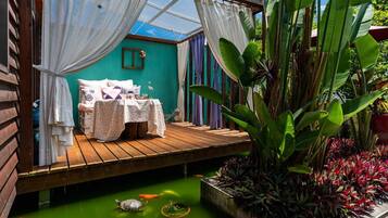 Down comforters, pillowtop beds, desk, blackout drapes