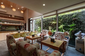 Lobby sitting area - Sun star B&B (Ji'an)