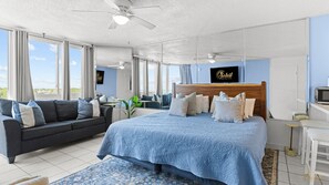 Una scrivania, ferro/asse da stiro, Wi-Fi, lenzuola