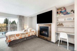 1 bedroom, iron/ironing board, travel crib, free WiFi