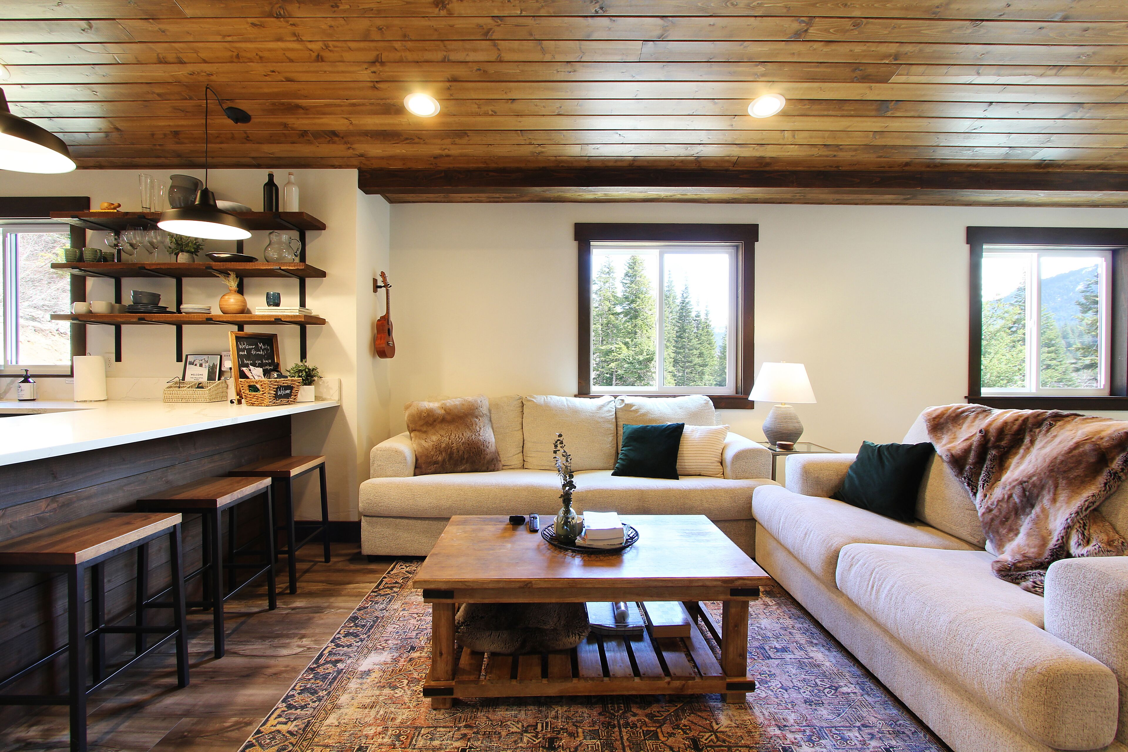 Secluded Mountain Home l 5 acres l Hot Tub