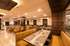 Restaurant - Zone Connect by The Park Parra Goa (Parra)