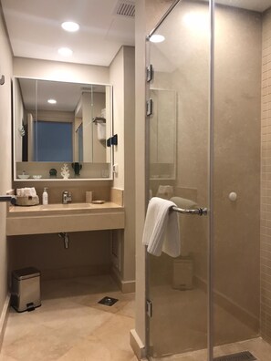 Shower, hair dryer, bidet, towels - Superior apartment with private beach and 160 meter long pool! (El Gouna)