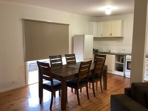 Dining - Bushby’s Self Contained Cottage (Dunolly)