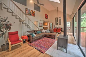 TV, fireplace - Tree-Lined Los Gatos Home w/ Spacious Deck! (Los Gatos)