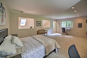 1 bedroom, desk, WiFi, bed sheets