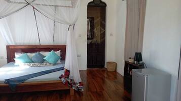 4 bedrooms, free WiFi, bed sheets