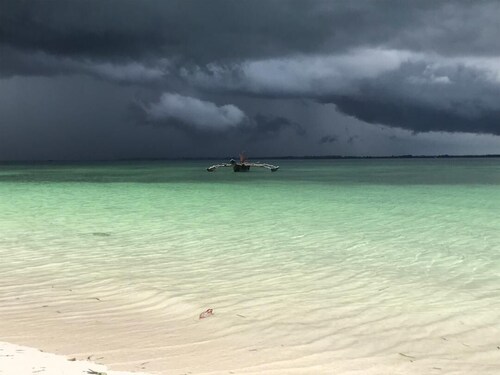 Gorgeous garden bungalows moments to the Indian Ocean