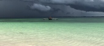 Gorgeous garden bungalows moments to the Indian Ocean