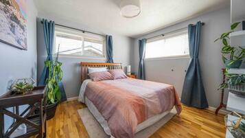 4 sovrum, skrivbord, strykjÀrn/strykbrÀda och wi-fi