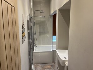 Ensemble baignoire-douche