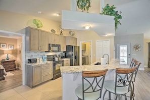 Fridge, microwave, stovetop, dishwasher