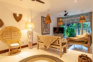 Living area - Villa between beach and rice fields (canggu)