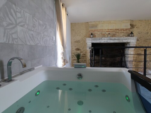 Charming cottage for 6 near Angers, countryside tranquility