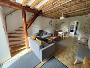 Smart TV - Lodging in a typical Vercors farmhouse, close to the village. (Autrans-Méaudre en Vercors)