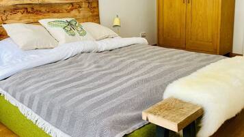 3 Schlafzimmer, Schreibtisch, Bügeleisen/Bügelbrett, kostenloses WLAN