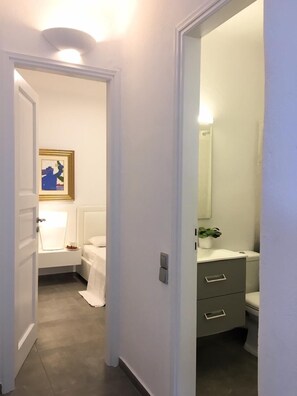 2 makuuhuonetta, silitysrauta/-lauta, ilmainen Wi-Fi, vuodevaatteet