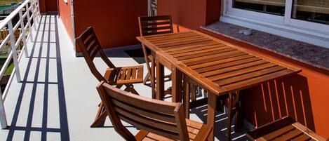 تناول الطعام بالخارج