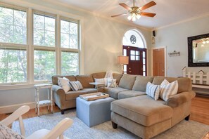 TV, offices - Updated Property on Lt Island! (Wellfleet)
