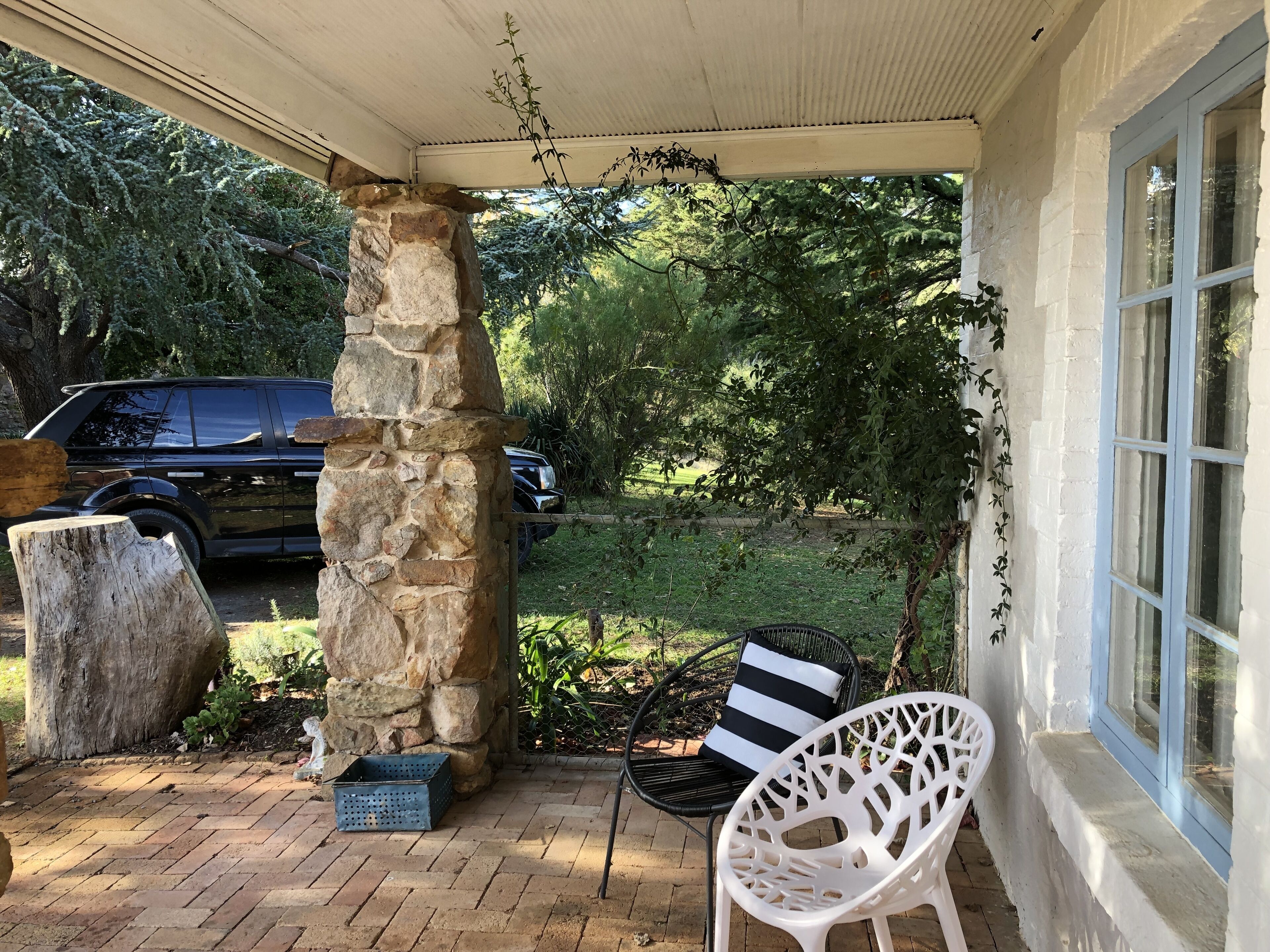 LUXURIOUS Gorgeous Cottage - In the Heart of Adelaide Hills — image 4