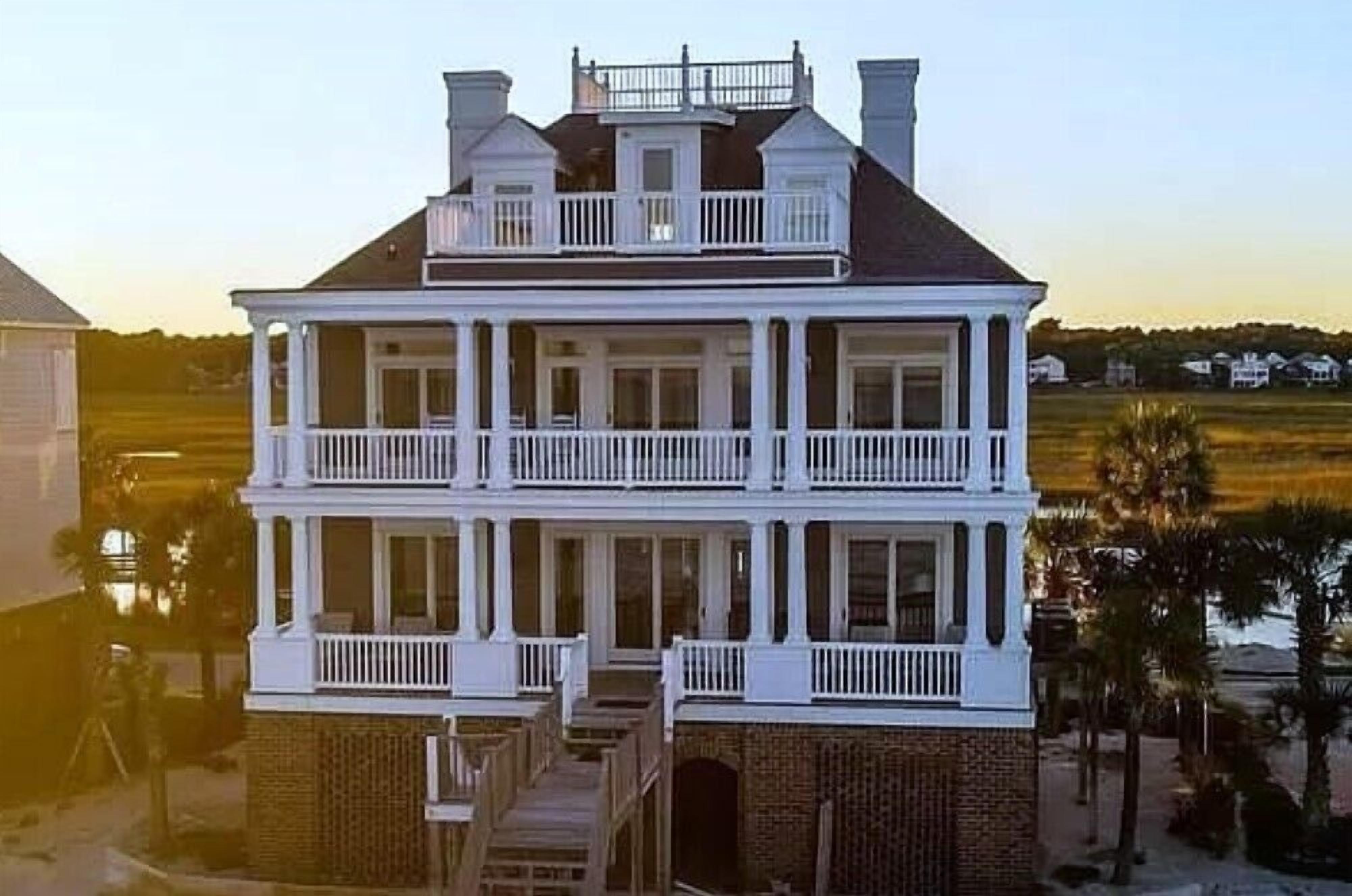 Oceanfront Home on Peninsula-elevator-creekside-2 pools-Litchfield Beach