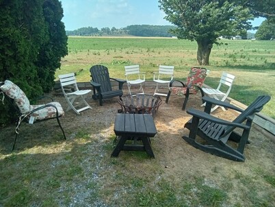 AMISH STAY / Buggy Rides/ Fire pit/Pet Animals/(11 min) intercourse attractions 