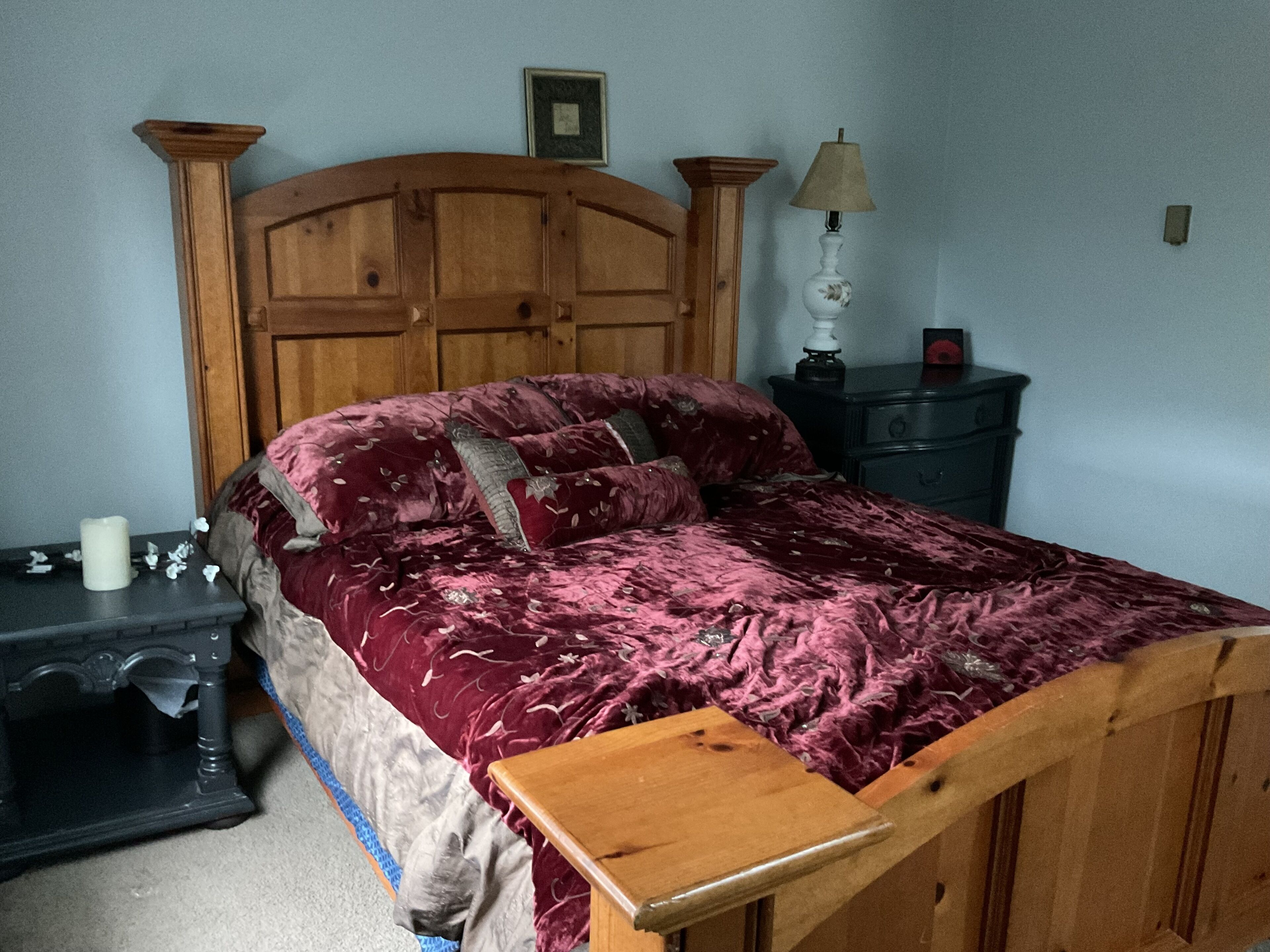 4 bedrooms, desk, WiFi, bed sheets