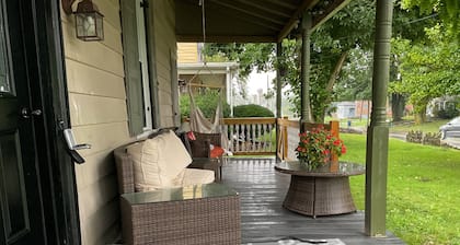 AMISH STAY / Buggy Rides/ Fire pit/Pet Animals/(24 min) intercourse attractions