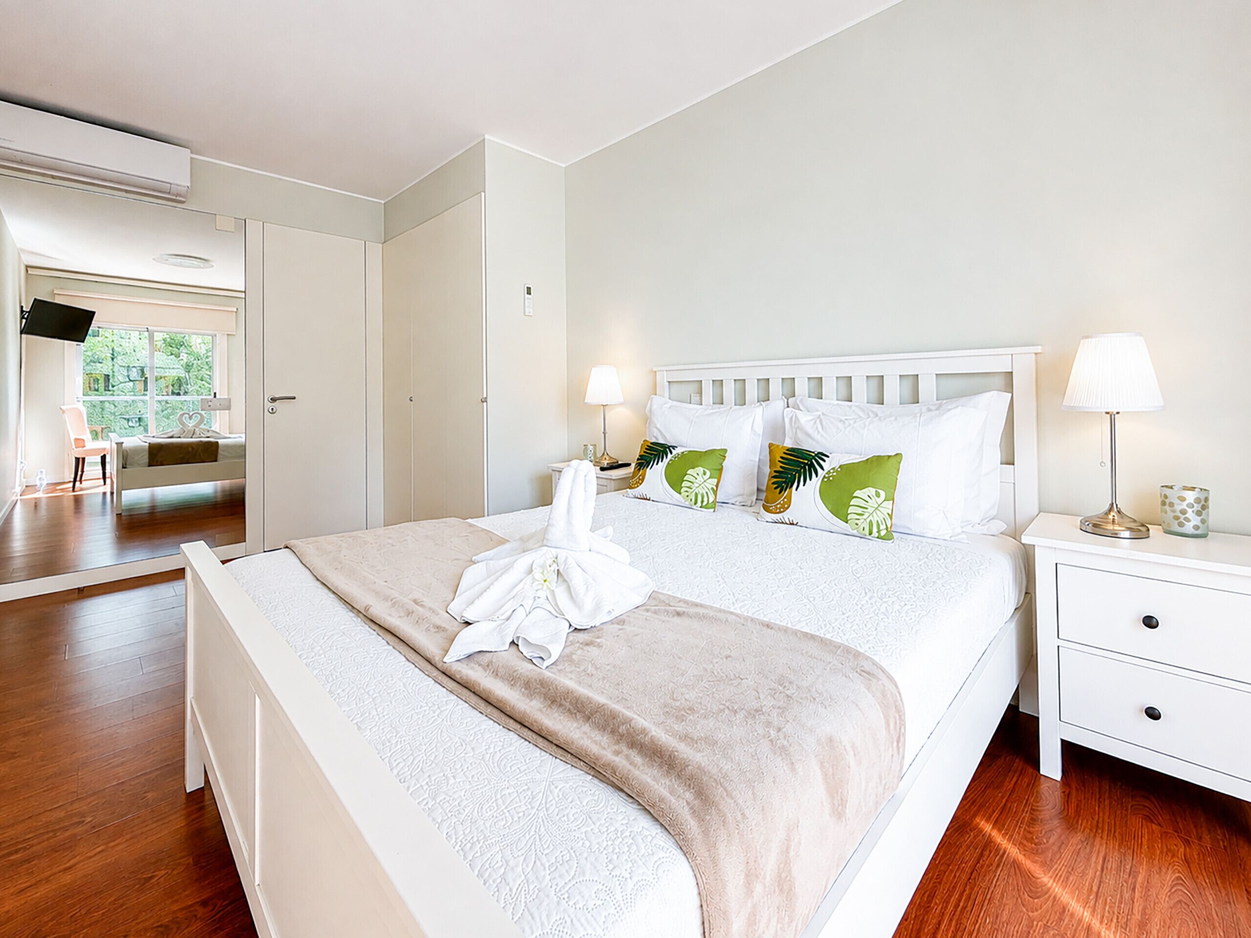 3 bedrooms, iron/ironing board, WiFi (free), bed sheets
