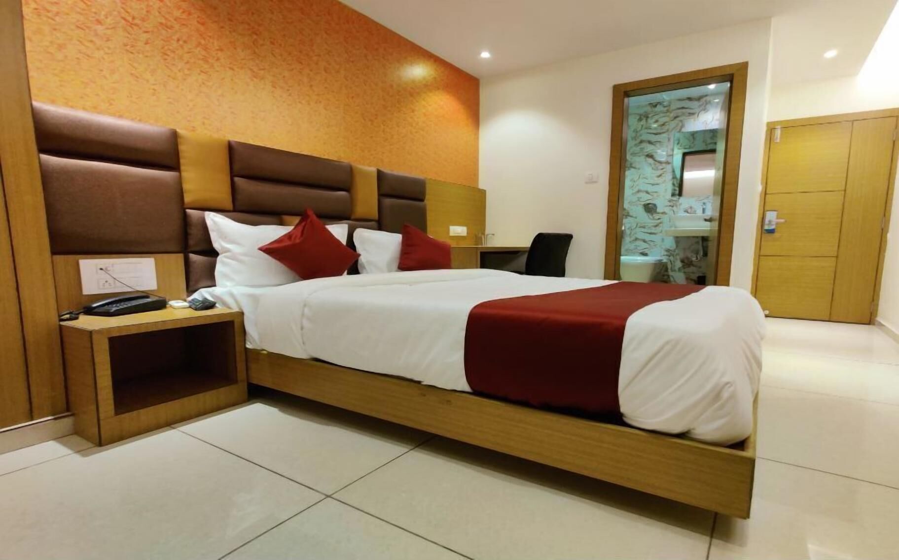 Desk, free WiFi, bed sheets