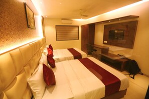 ห้องแฟมิลี่ | โต๊ะทำงาน, Wi-Fi ฟรี, ผ้าปูที่นอน