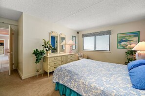 2 bedrooms, iron/ironing board, free WiFi