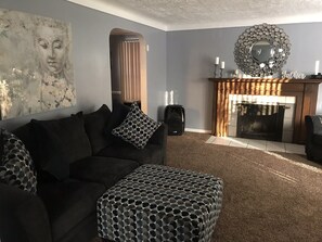 Smart TV, caminetto, monitor per computer, stampante