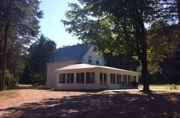 Exterior - Lucy`s Farm House - Beautiful Property with over 250 Feet of Sand Beach! (La Pointe)