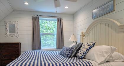 Lucy`s Farm House - Beautiful Property with over 250 Feet of Sand Beach!