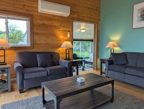 Televisión y chimenea 